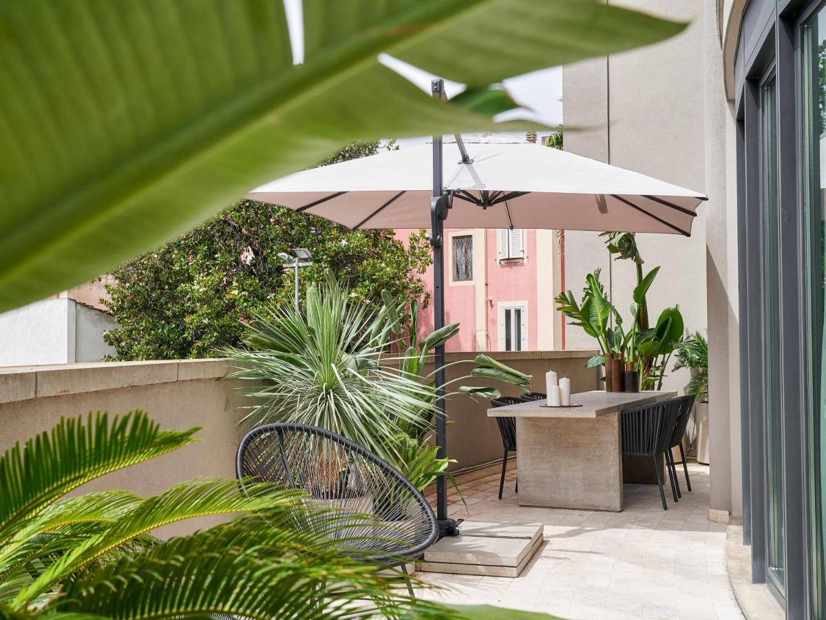 Le Residenze By Victoria Palace Cattolica Exterior photo