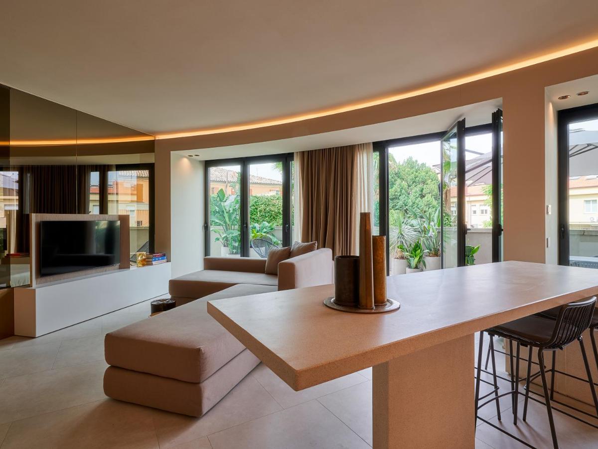 Le Residenze By Victoria Palace Cattolica Exterior photo